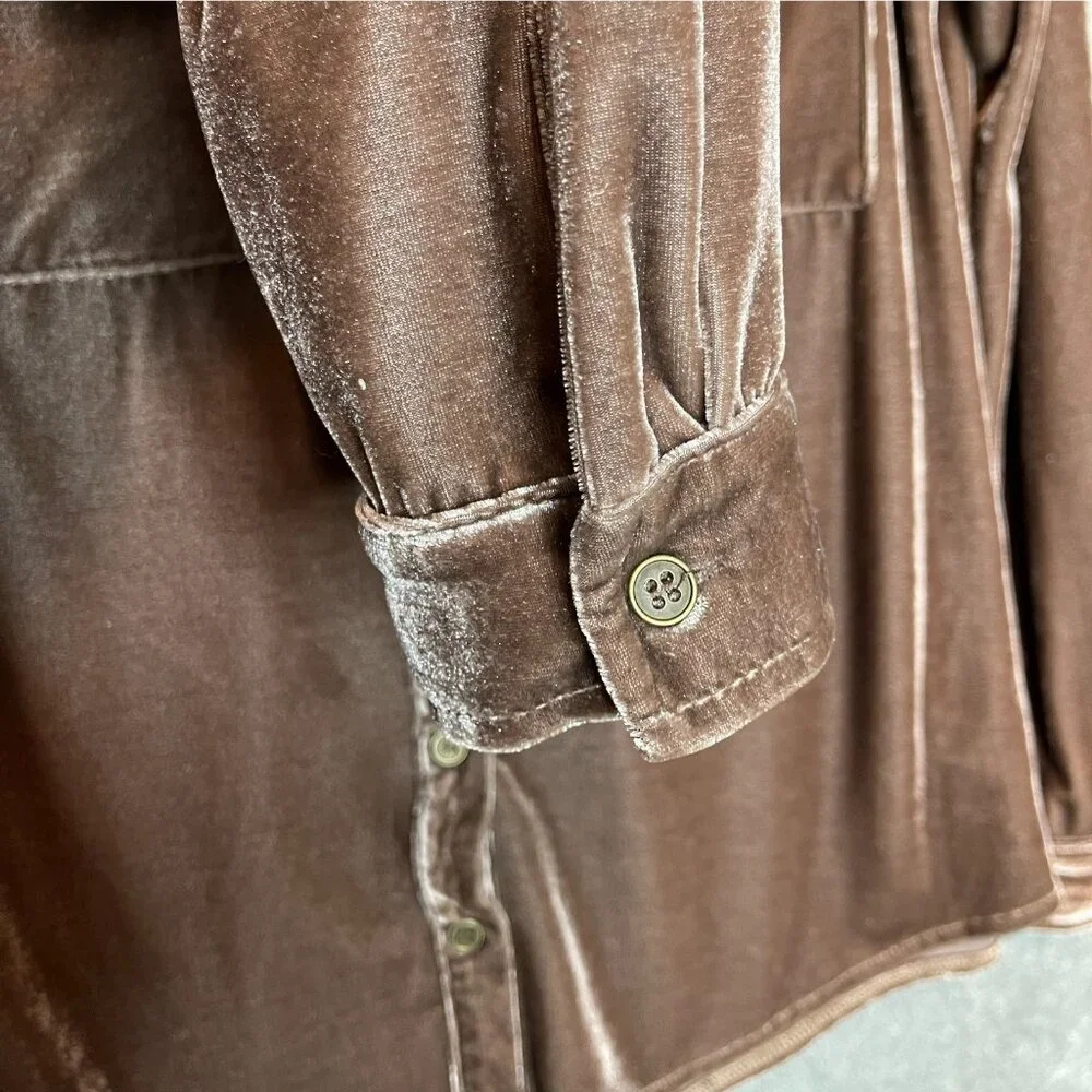 Umgee Women Velvet Soft Heavy Mocha Long Sleeve Collared Button Up Shirt S - Picture 4 of 10